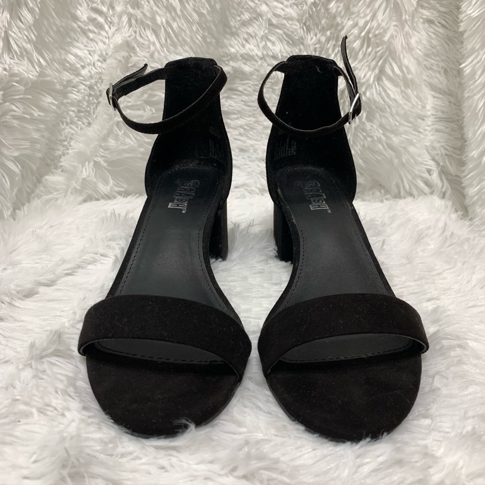 NEVER WORN womens size 6 black suede heel